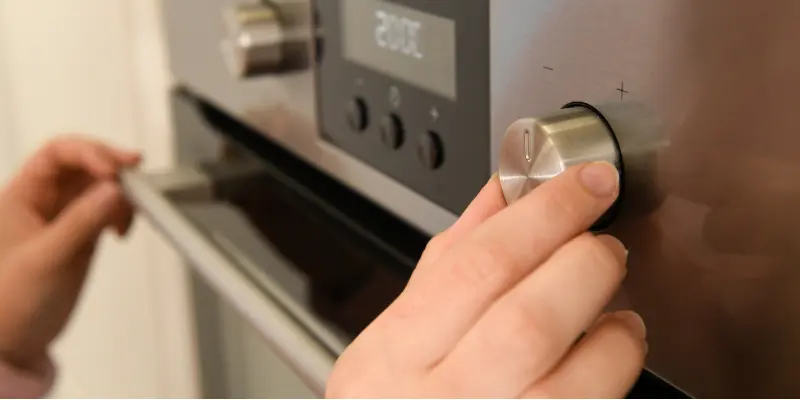 Electric Stove Temperature 1–10 Guide: What Each Number Means 2 Electric Stove Low, Medium, High Heat Settings On Knobs electric stove low, medium, high heat settings on knobs